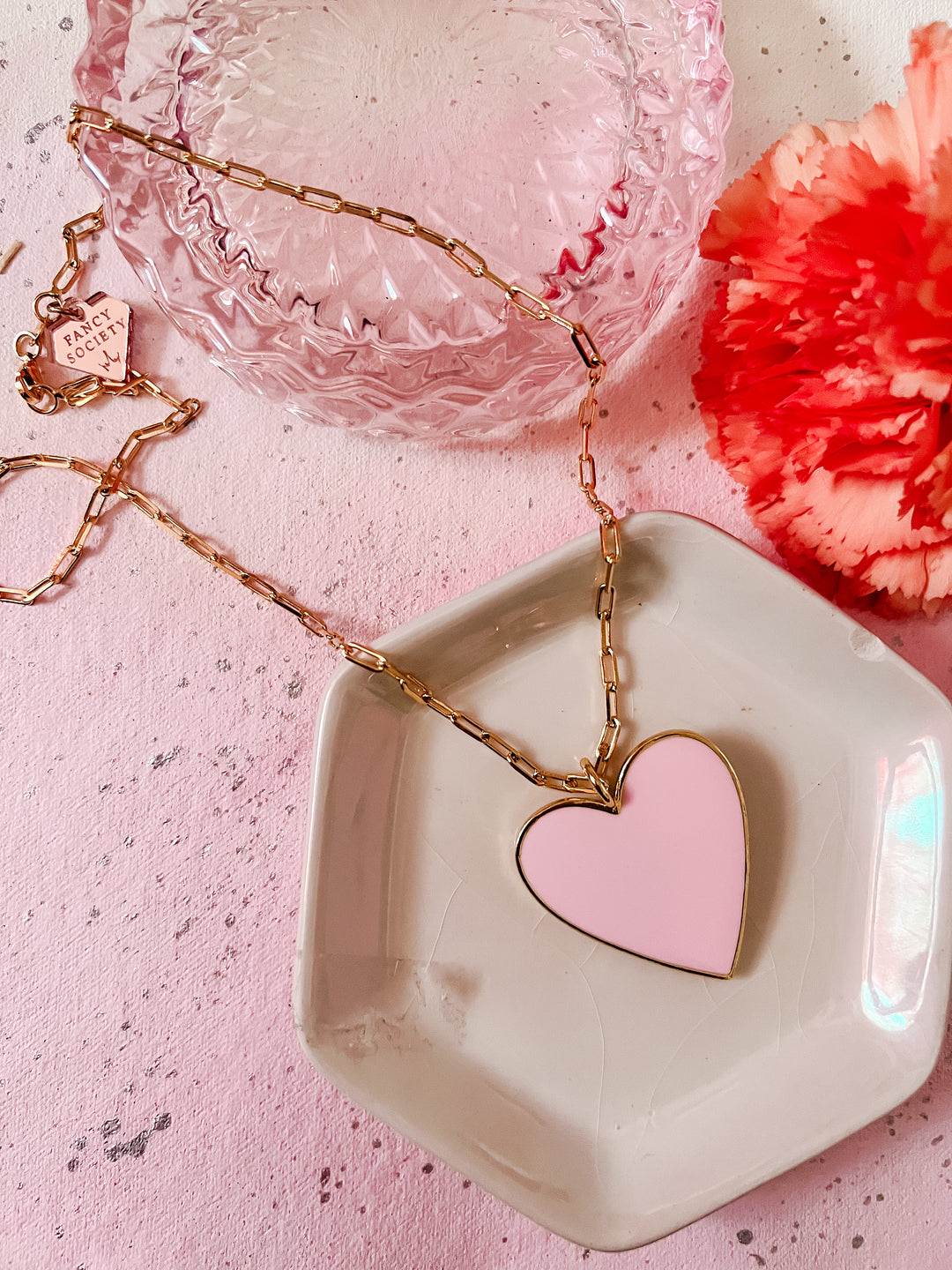 BIG HEART NECKLACE LIGHT PINK
