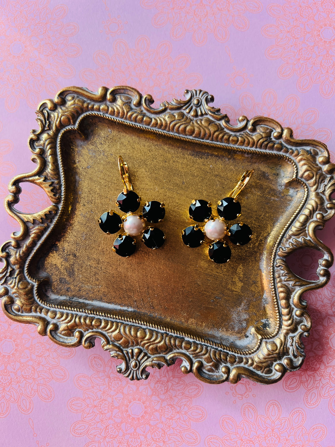 Rosie Noir Pearl Earrings